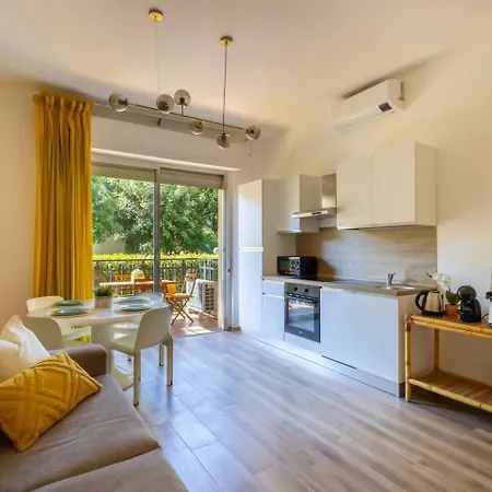 Stiloso Bilocale Terraceparking דירה *