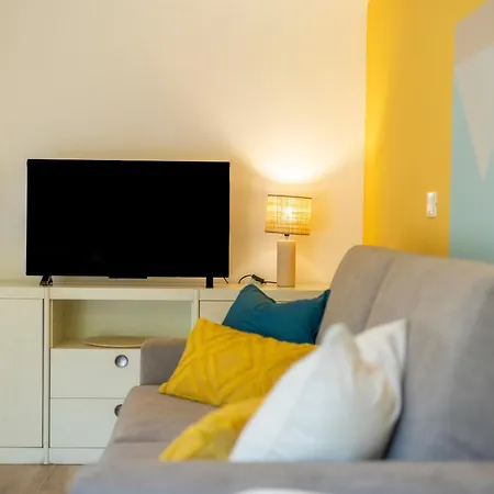 Stiloso Bilocale Terrace+parking Lägenhet