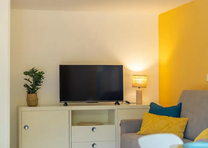 Lägenhet Stiloso Bilocale Terrace+parking *