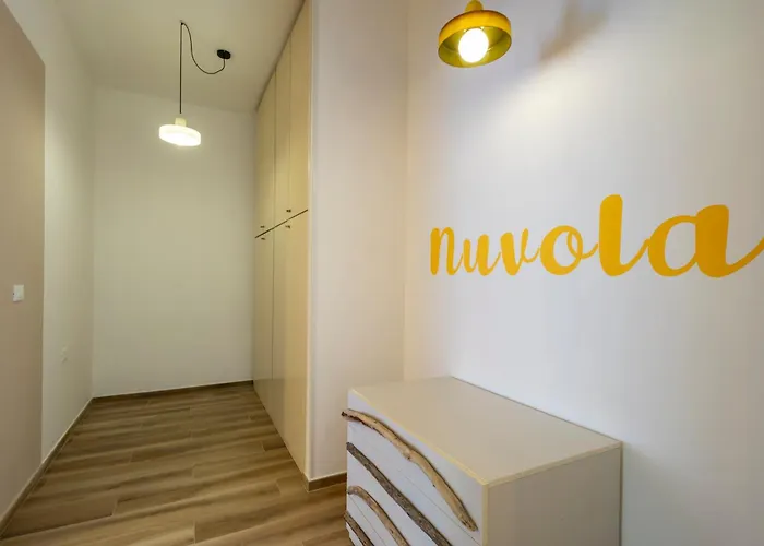 Stiloso Bilocale Terrace+parking Lägenhet *